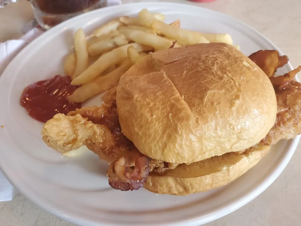 Crispy Chicken Sandwhich with Bacon